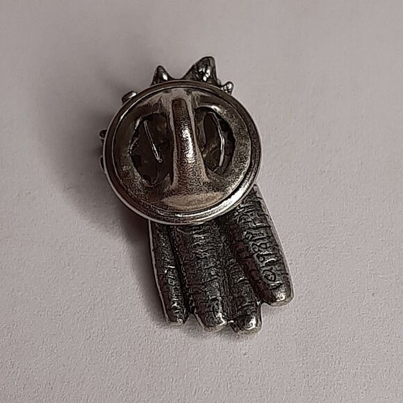 1989 Pewter Carrots Lapel Tack Pin Maiden Vermont DP Ltd small Easter signed - Picture 3 of 7